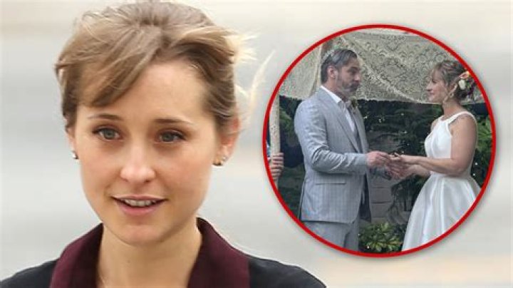 Allison Mack Arrested, Sex Cult, Married, Dating, Career, Net worth, Wiki