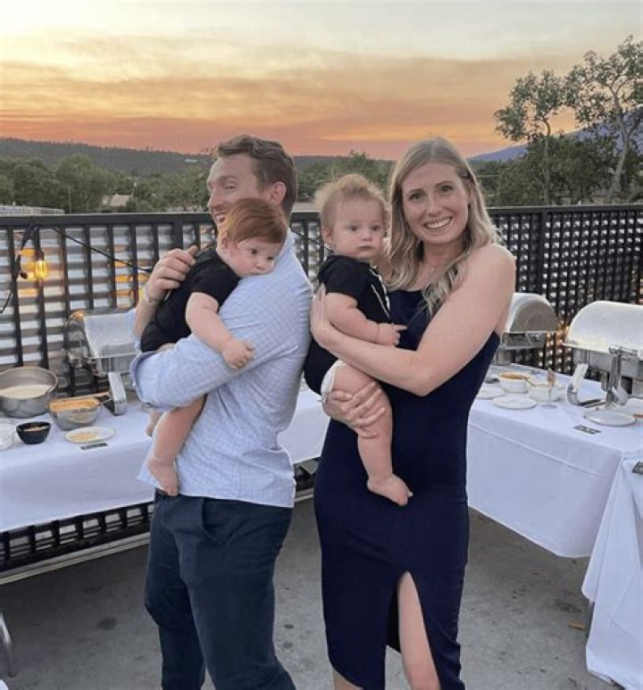 Ariella Brown's Age: Exploring Kody and Robyn Brown's Youngest Daughter - SarkariResult