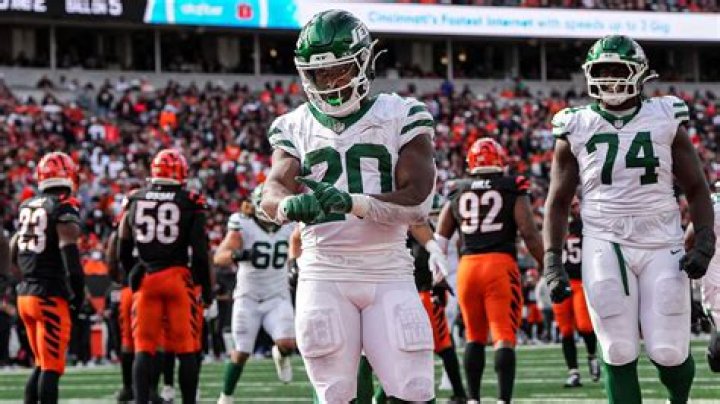 Breaking Down Breece Hall's $9 Million Deal with the New York Jets: What Does He Earn? - SarkariResult