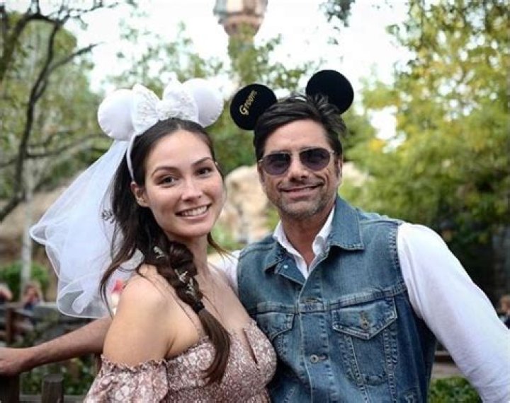 Caitlin McHugh, Net Worth, Married Life, Husband, Ex-Husband, Wiki