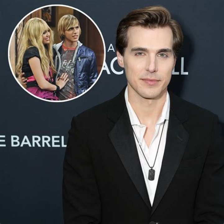Cody Linley Net Worth, Married, Wife, Parents, Height, Age, Bio/Wiki