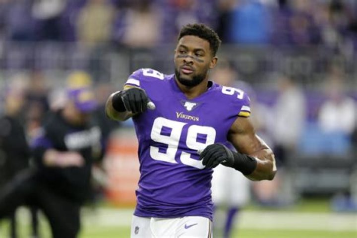 Danielle Hunter Net Worth: Details About NFL, Career, Age, Salary, Income - SarkariResult