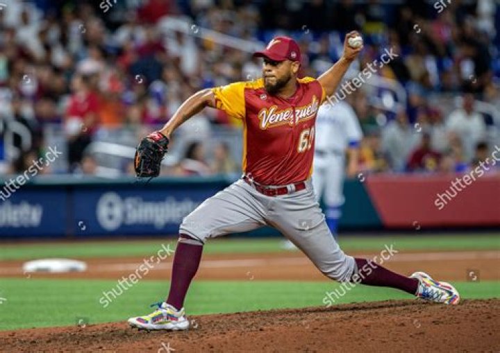 Darwinzon Hernandez Net Worth: Details About Salary, News, Stats, Injury - SarkariResult