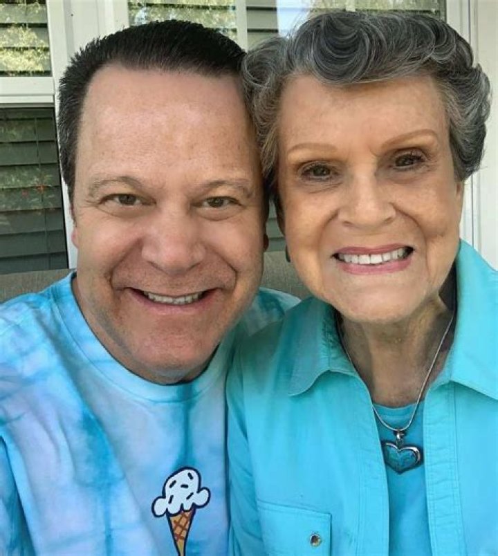 David Venable Bio, Net Worth, Girlfriend, Books, QVC, Mother, Instagram