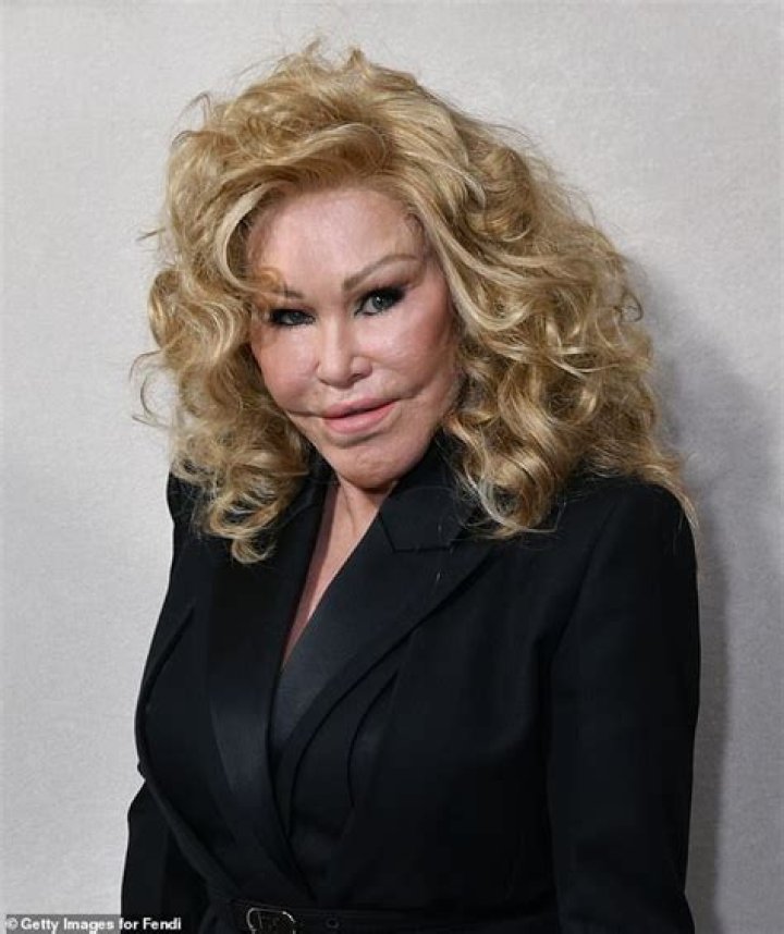 Did Stephanie Beacham Undergo Plastic Surgery? Who is Stephanie Beacham? - SarkariResult