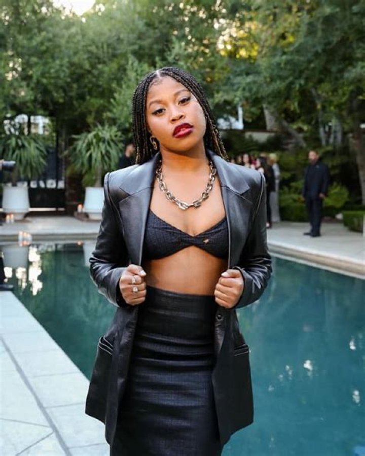 Dominique Fishback Wiki, Bio, Boyfriend, Net worth, Age, Family, Height