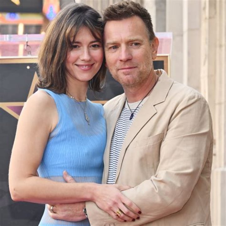 Ewan McGregor Affair: Unraveling the Truth Behind Mary Elizabeth Winstead and Ewan's Separation - SarkariResult