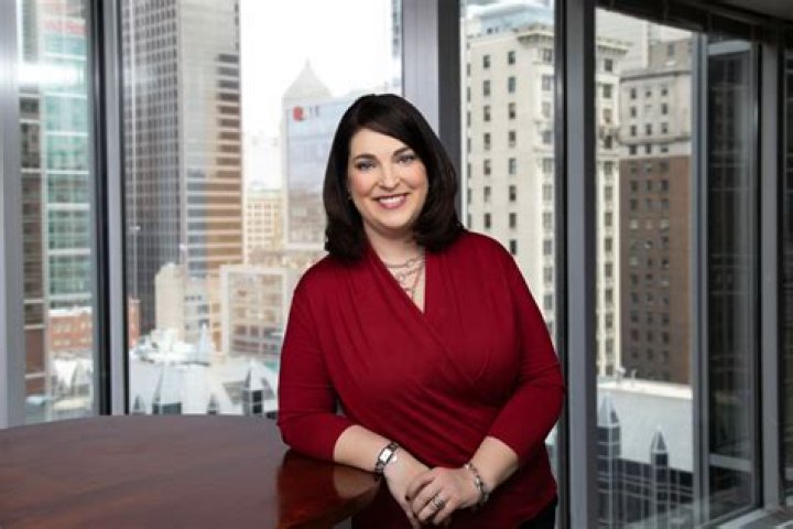 Find Out All About Maribeth Monroe' Net Worth