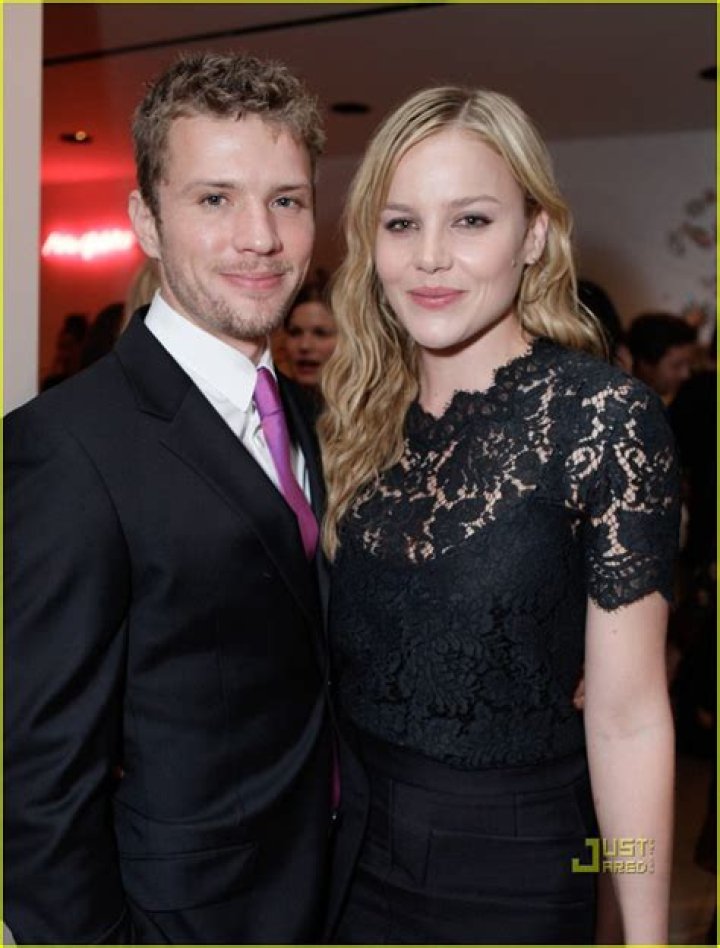 Is Abbie Cornish dating a secret boyfriend? Update on her net worth!