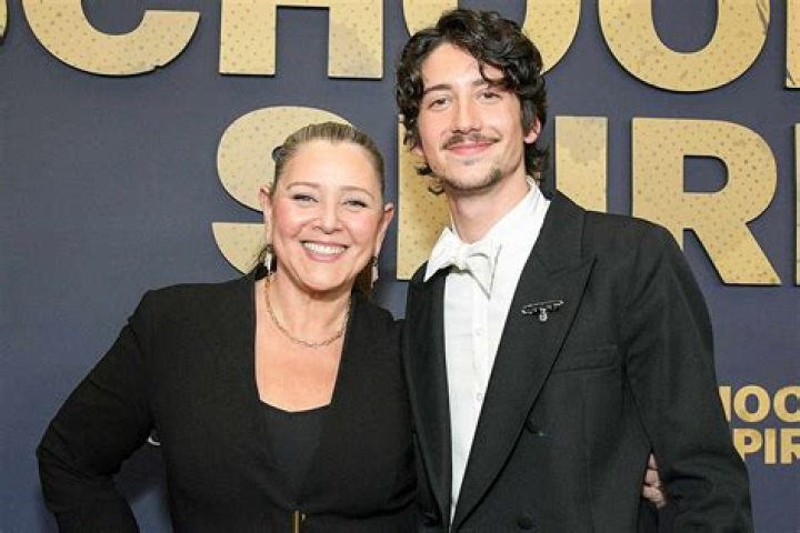 Is Camryn Manheim Married? Know Her Husband, Son, Net Worth, Weight Loss