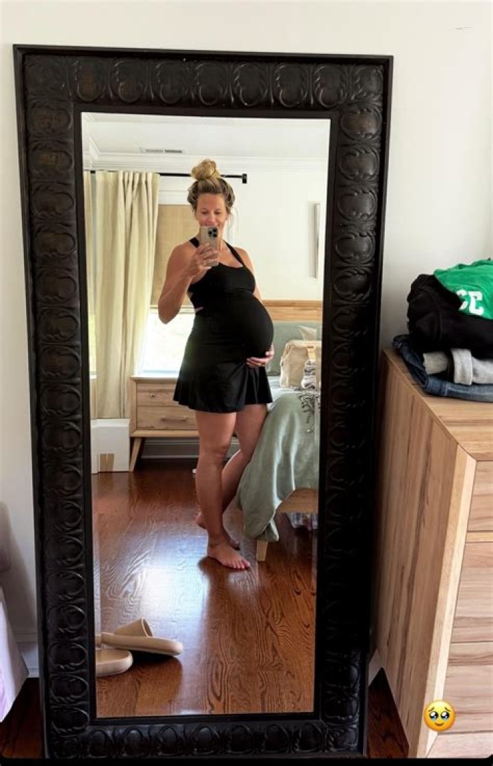 Is Kelsey Riggs Pregnant In 2024? Weight Gain And Baby Photos - SarkariResult