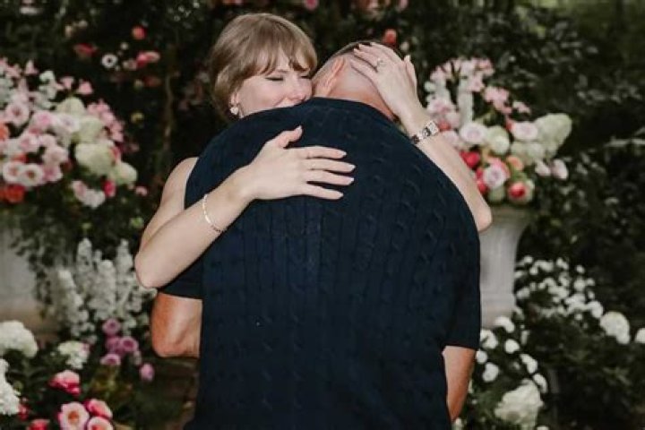 Is Taylor Swift Engaged to Travis Kelce in 2024? Is Taylor Swift in Buffalo? - SarkariResult