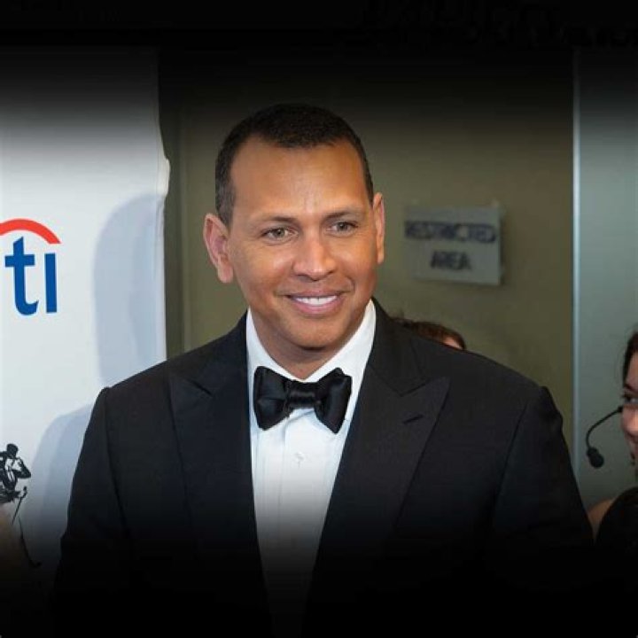 James Rodriguez Net Worth: Career, Family, Age, Income, Wiki, Bio, All You Need to Know - SarkariResult