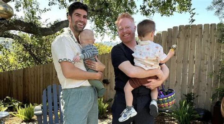 Jesse Tyler Ferguson Net Worth: Career, Family, Age, Income, Wiki, Bio, All You Need to Know - SarkariResult