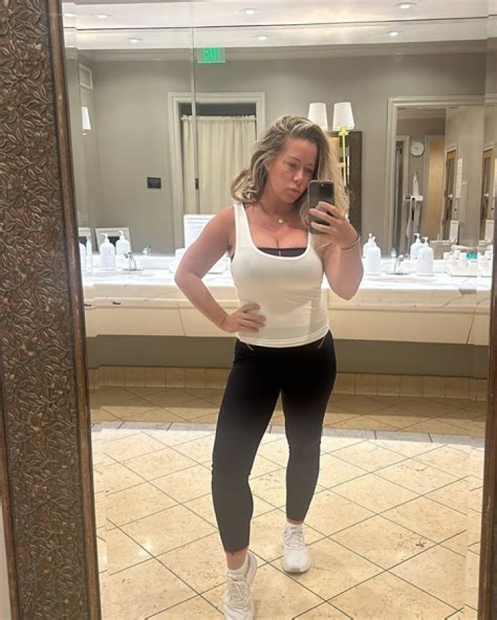 Kendra Wilkinson's Health: Update on Kendra Wilkinson's Well-being - SarkariResult