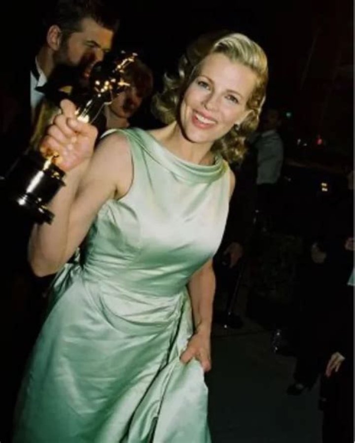 Kim Basinger Height, Weight, Measurements, Bra Size, Shoe Size