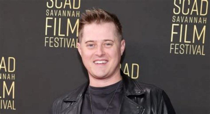 Lucas Grabeel Height, Weight, Body Measurements, Shoe Size