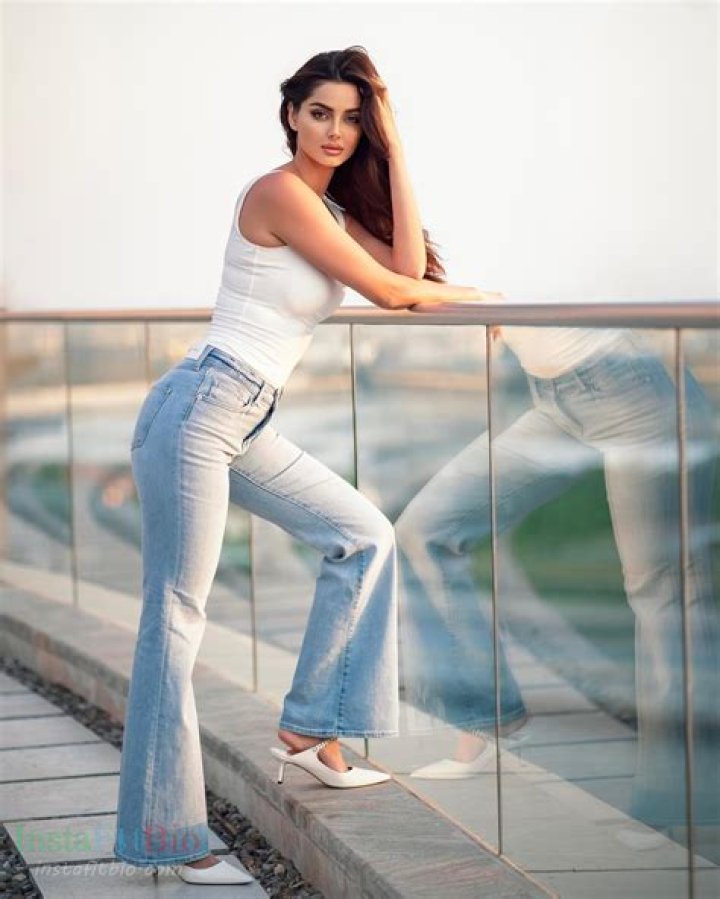 Mahlagha Jaberi Height, Weight, Measurements, Bra Size, Shoe Size