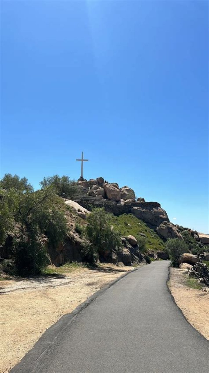 Man Kills Himself Near Cross On Mount Rubidoux In Riverside, Trail Closed During Investigation - SarkariResult