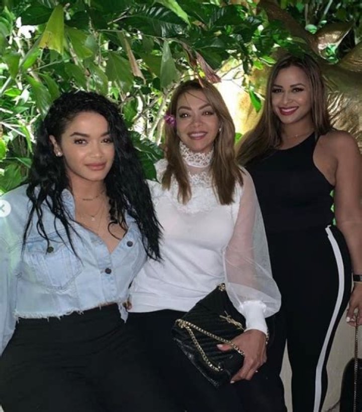 Married, Husband, Kids, Net worth, Family, Height, Wiki