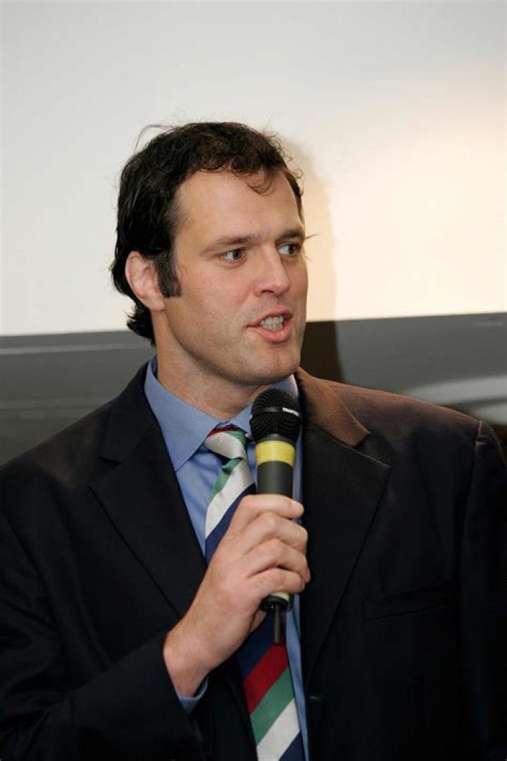 Martin Bayfield