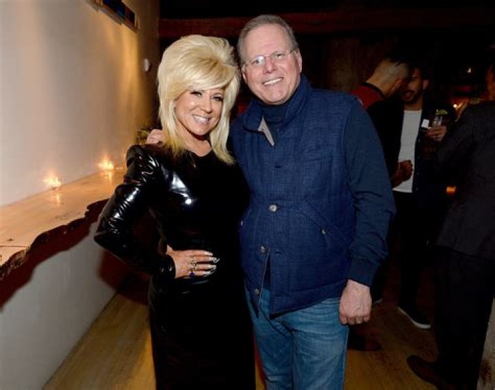 Theresa Caputo Net Worth: Career, Family, Age, Income, Wiki, Bio, All You Need to Know - SarkariResult