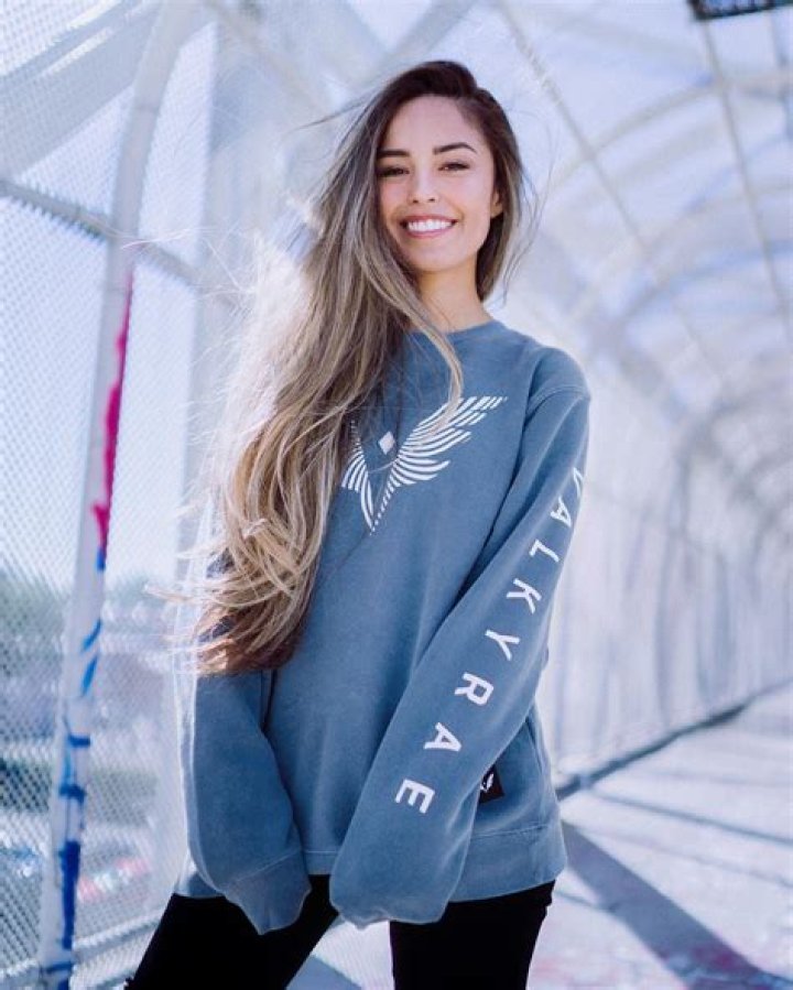 Valkyrae Height, What Is The Hight Of Valkyrae? - SarkariResult